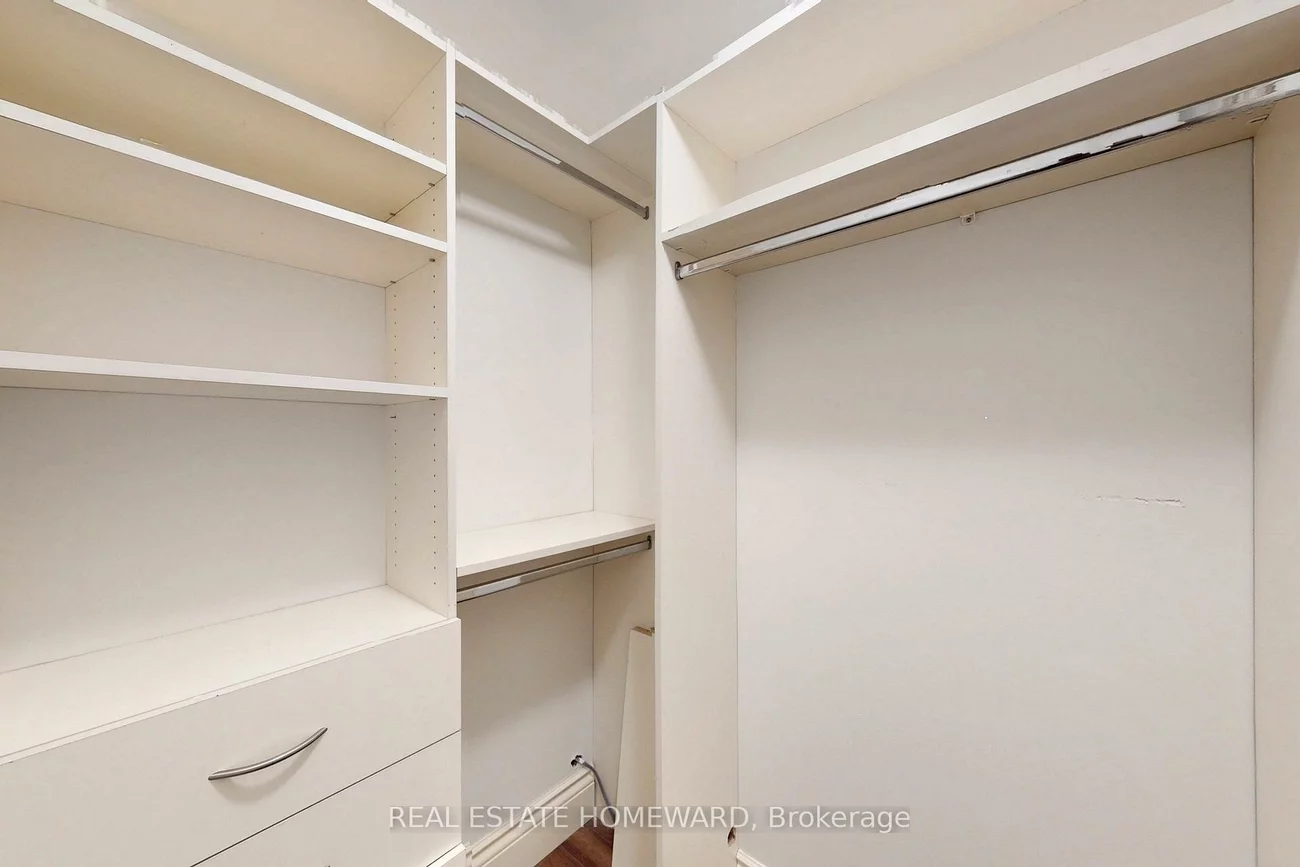 11121, Yonge, Devonsleigh, Richmond Hill