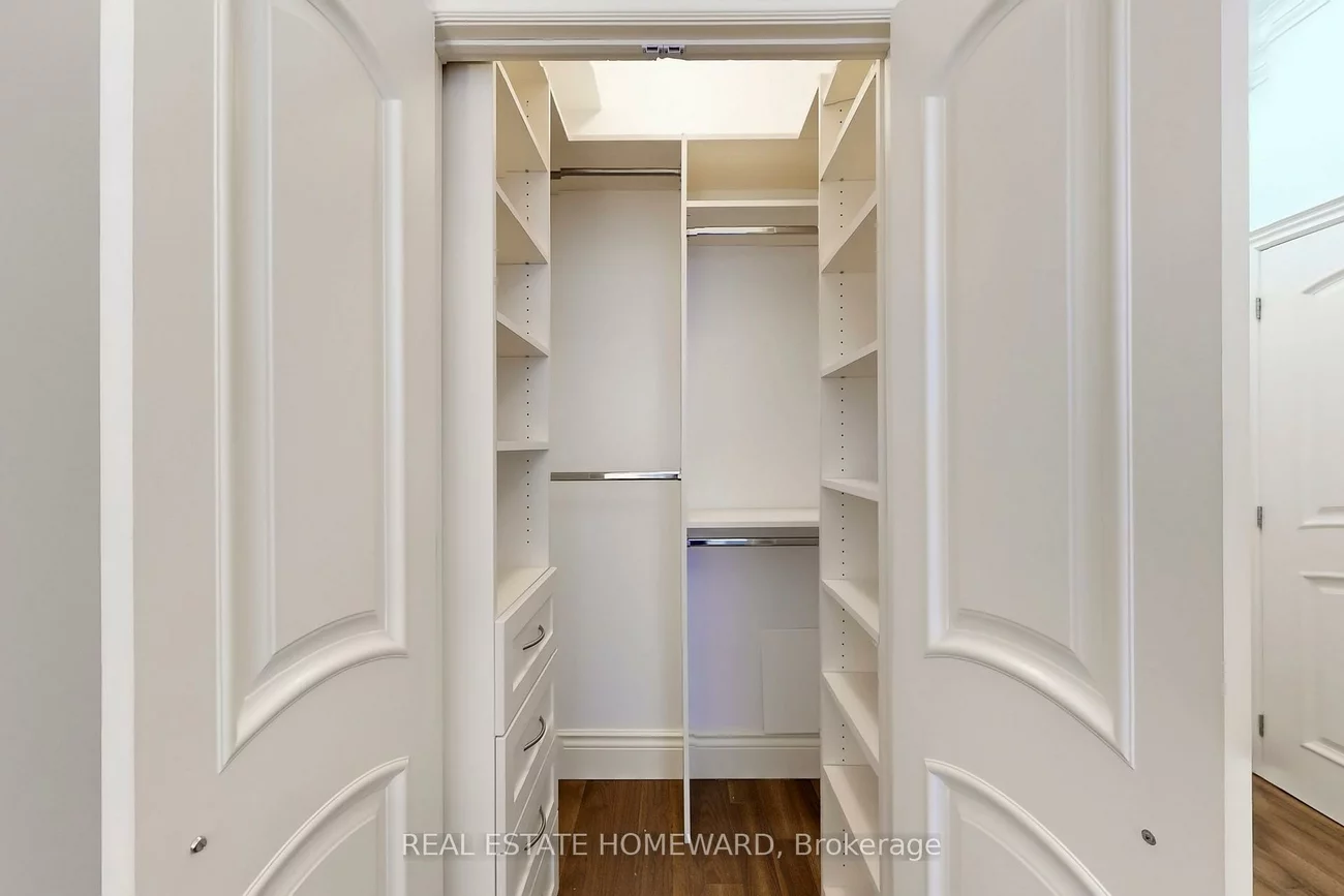 11121, Yonge, Devonsleigh, Richmond Hill