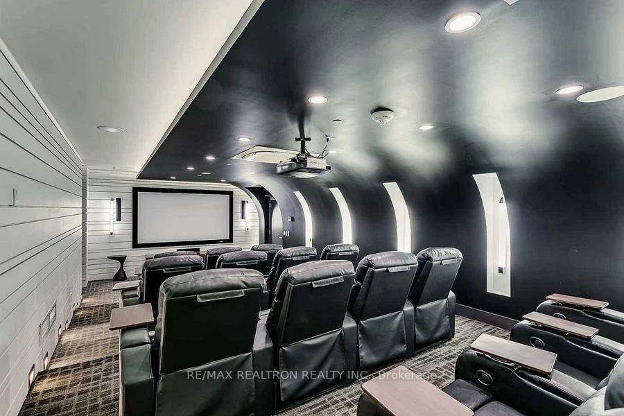 9471, Yonge, Observatory, Richmond Hill