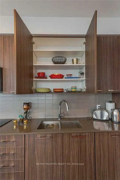 9471, Yonge, Observatory, Richmond Hill