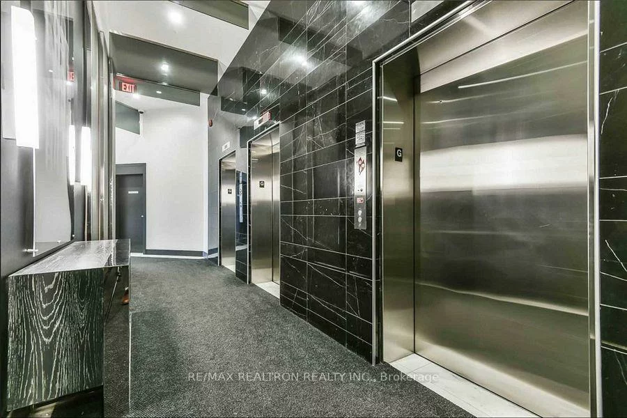 9471, Yonge, Observatory, Richmond Hill