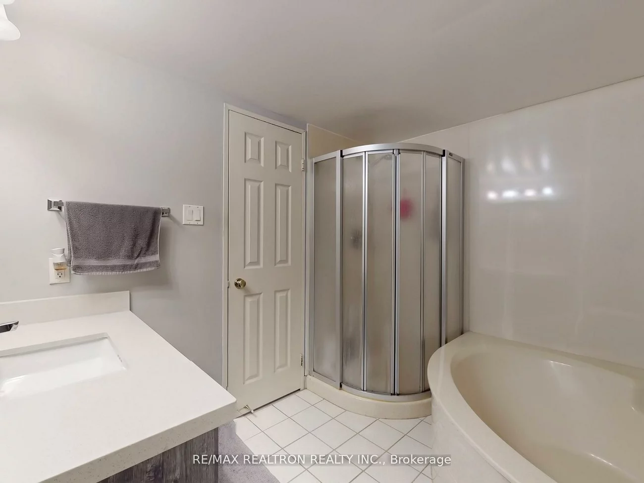 40, Harding, North Richvale, Richmond Hill