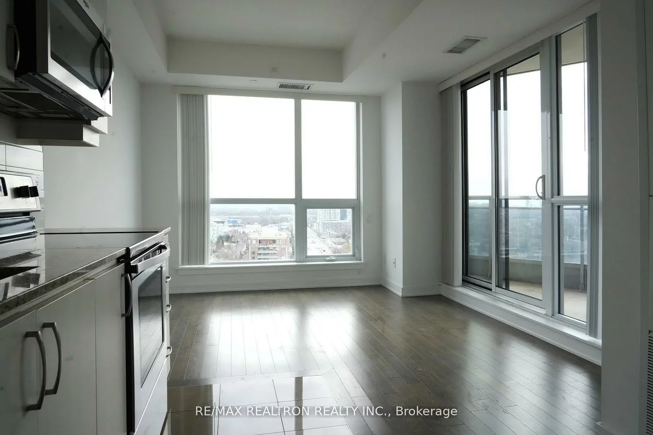 9201, Yonge, Langstaff, Richmond Hill