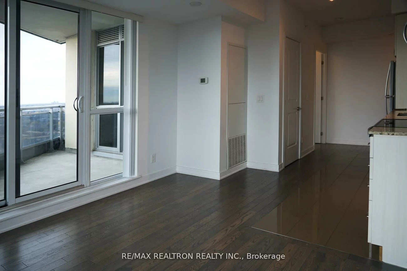 9201, Yonge, Langstaff, Richmond Hill