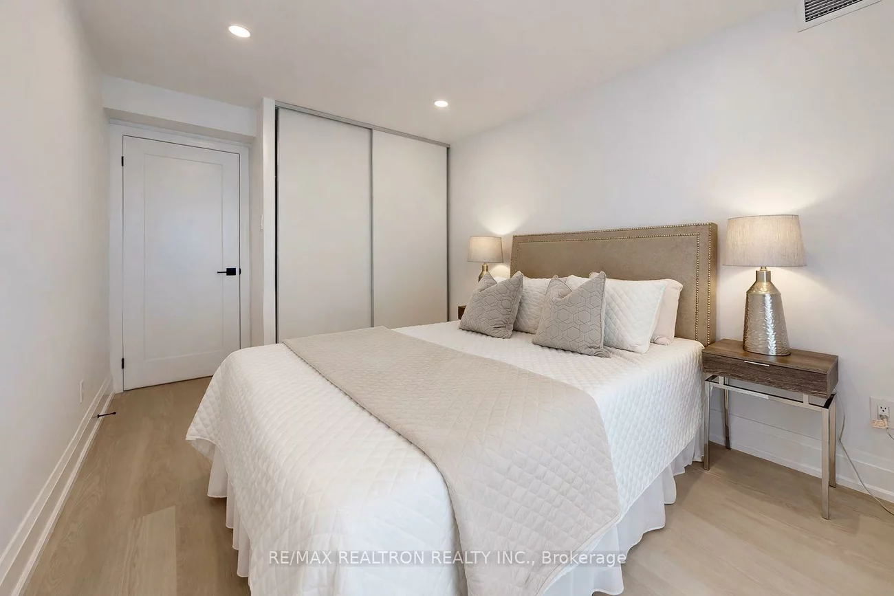 40, Harding, Harding, Richmond Hill