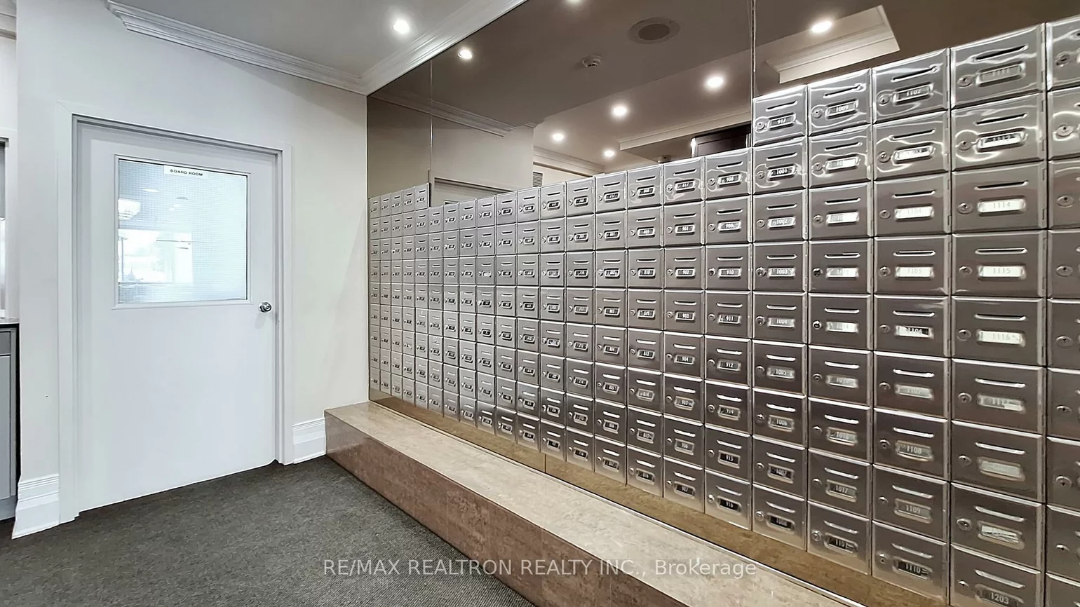 40, Harding, Harding, Richmond Hill