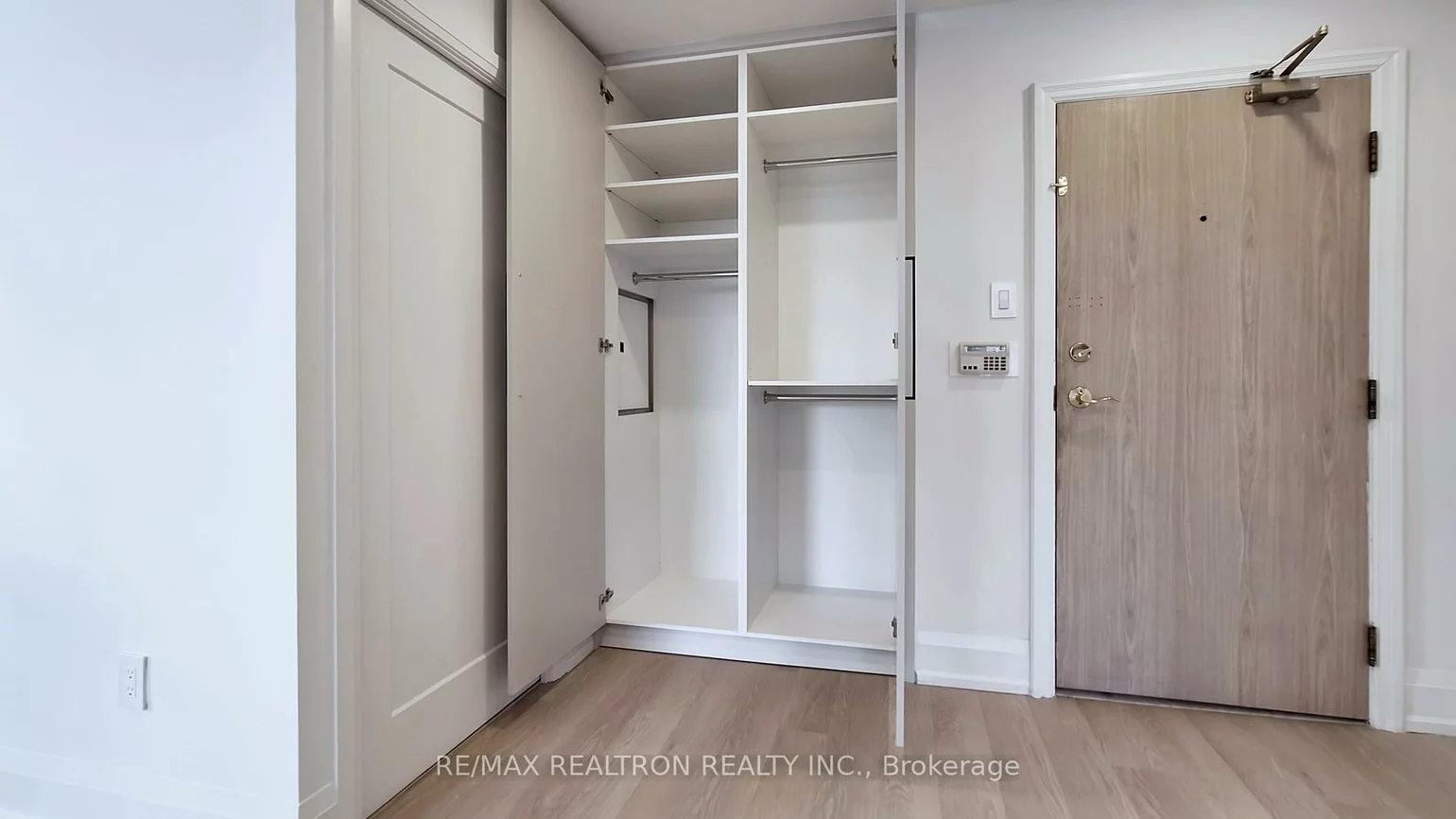 40, Harding, Harding, Richmond Hill