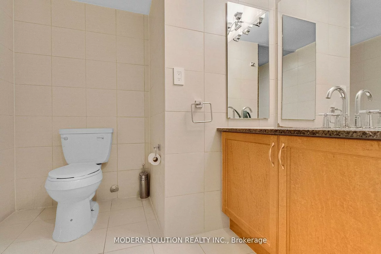 32, Clarissa, Harding, Richmond Hill