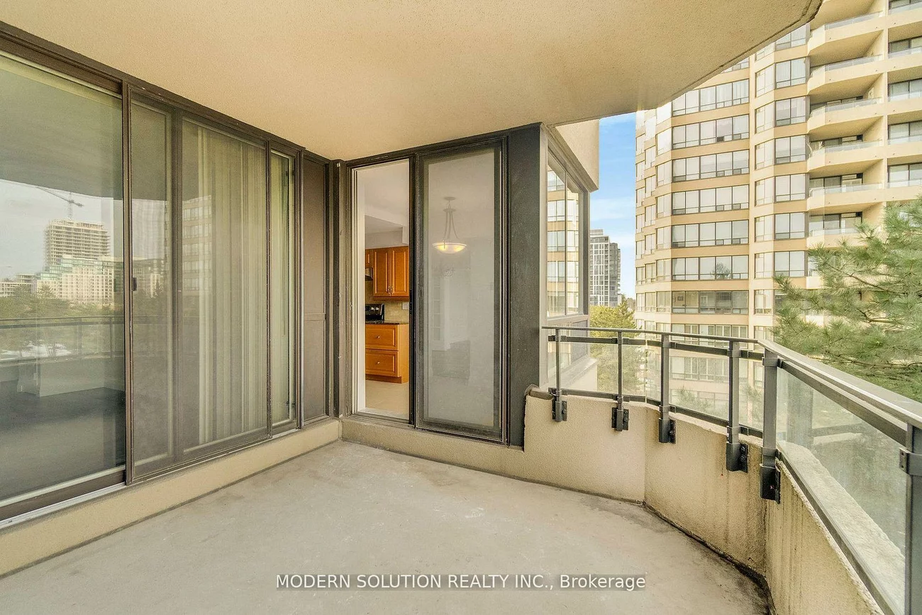 32, Clarissa, Harding, Richmond Hill