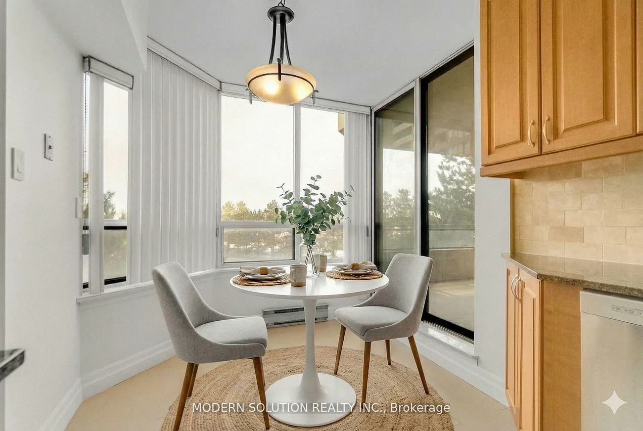 32, Clarissa, Harding, Richmond Hill