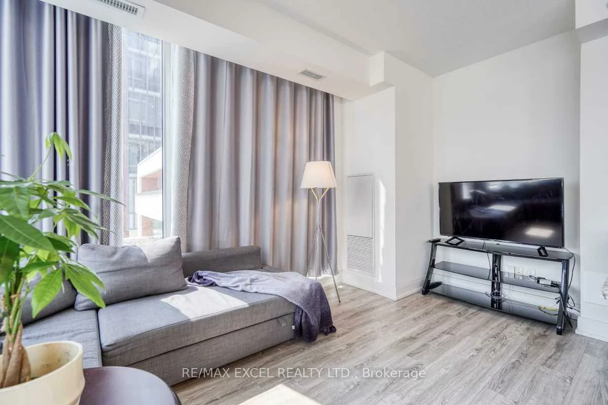 9608, Yonge, North Richvale, Richmond Hill