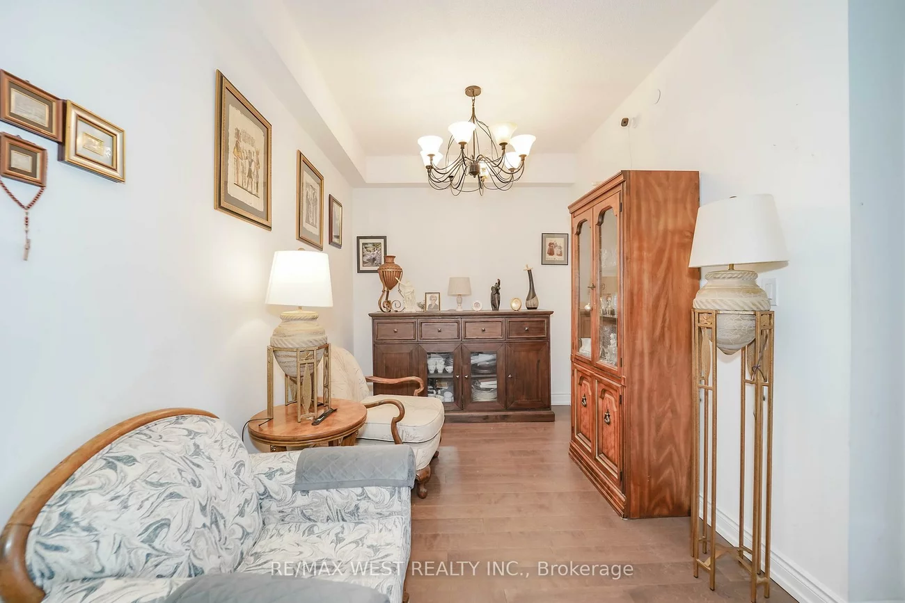 9608, Yonge, North Richvale, Richmond Hill