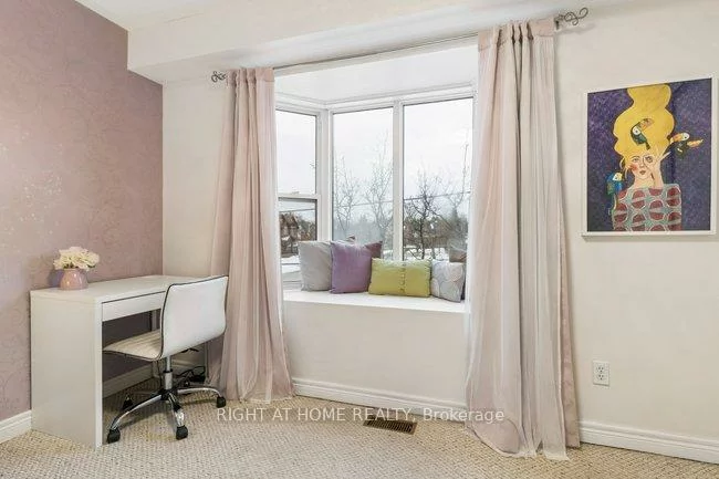 125, Hall, Mill Pond, Richmond Hill