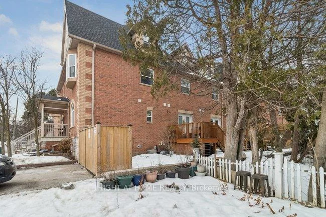 125, Hall, Mill Pond, Richmond Hill