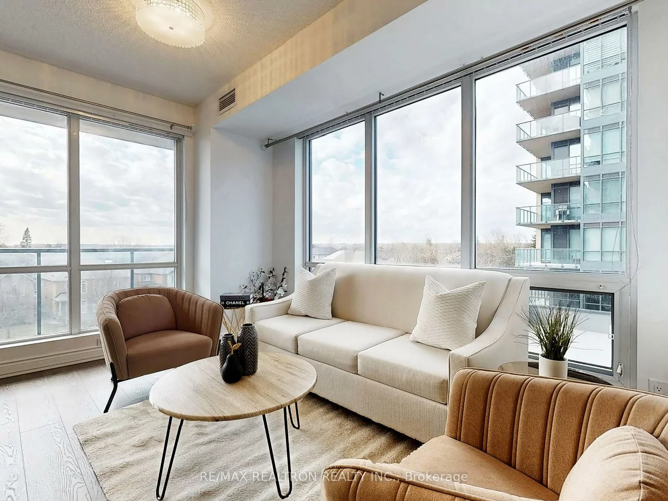 9088, Yonge, South Richvale, Richmond Hill