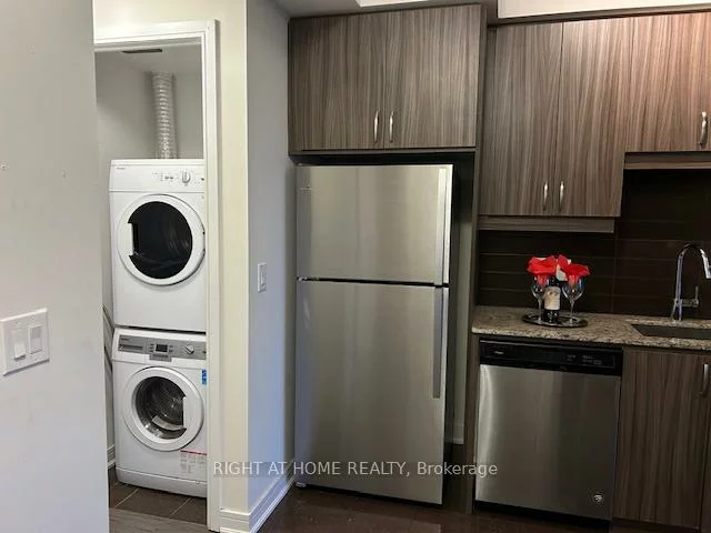 9205, Yonge, Langstaff, Richmond Hill