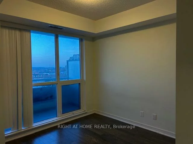 9205, Yonge, Langstaff, Richmond Hill