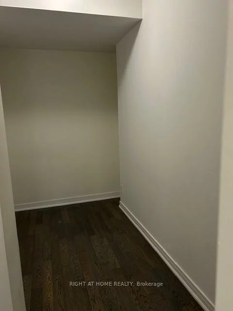 9205, Yonge, Langstaff, Richmond Hill