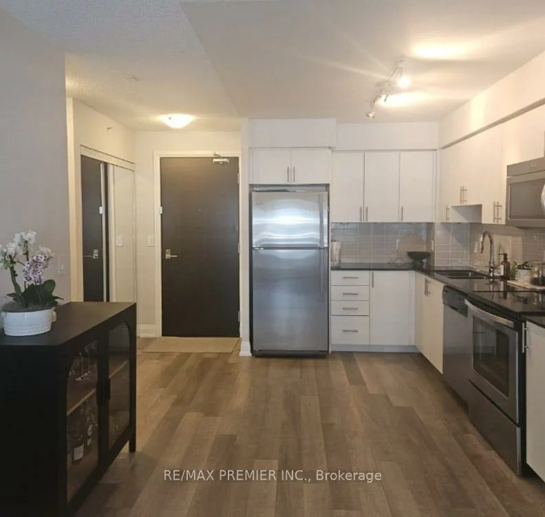 372, Highway 7, Doncrest, Richmond Hill