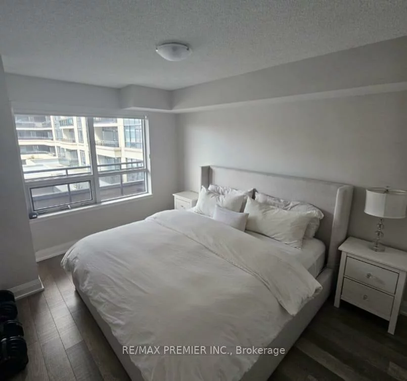 372, Highway 7, Doncrest, Richmond Hill