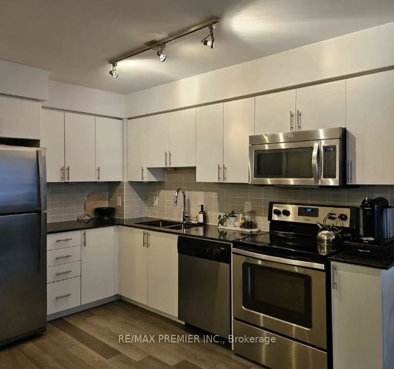 372, Highway 7, Doncrest, Richmond Hill