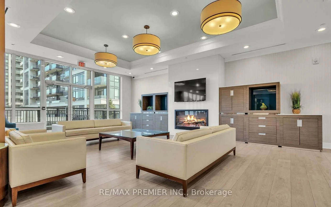 372, Highway 7, Doncrest, Richmond Hill