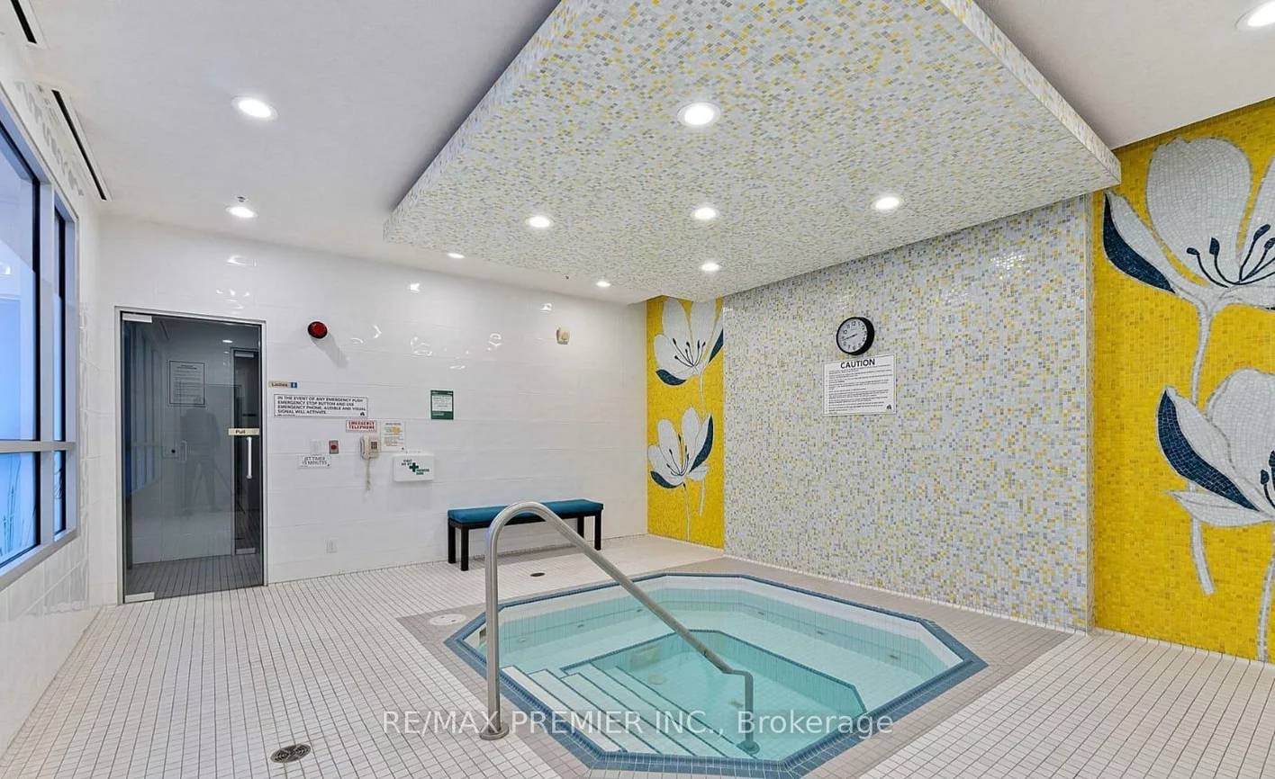 372, Highway 7, Doncrest, Richmond Hill