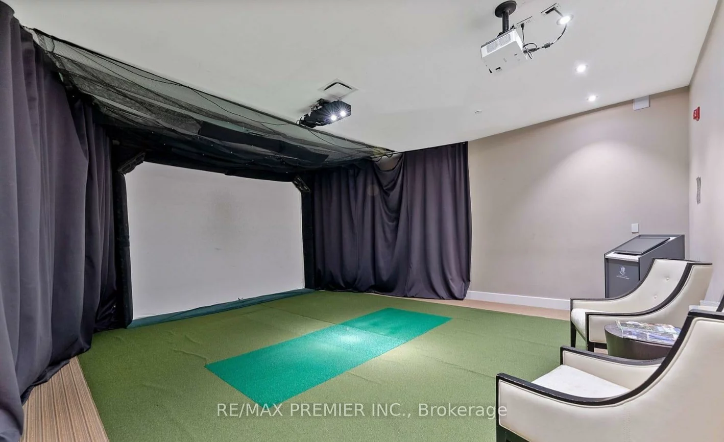 372, Highway 7, Doncrest, Richmond Hill