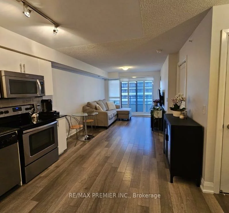 372, Highway 7, Doncrest, Richmond Hill