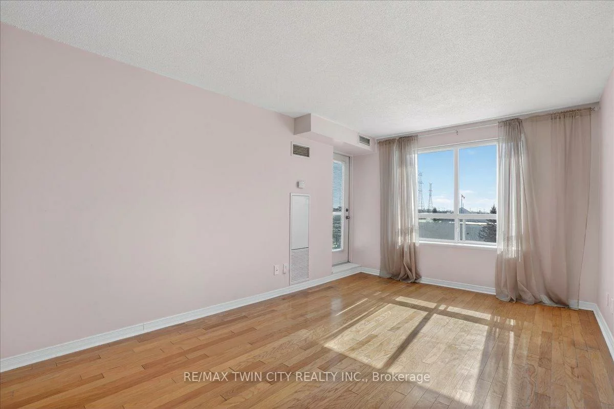 23, Oneida, Langstaff, Richmond Hill