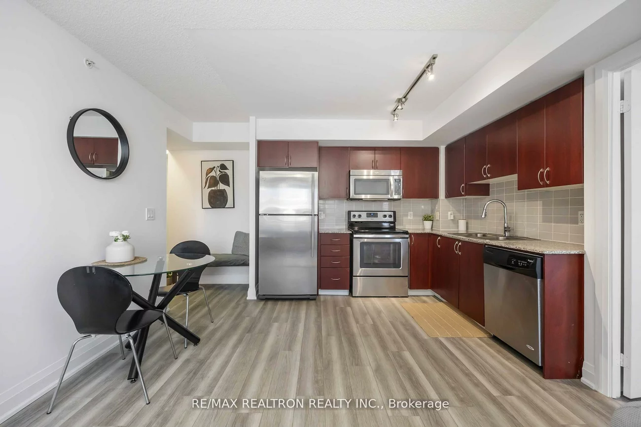 372, Highway 7, Doncrest, Richmond Hill