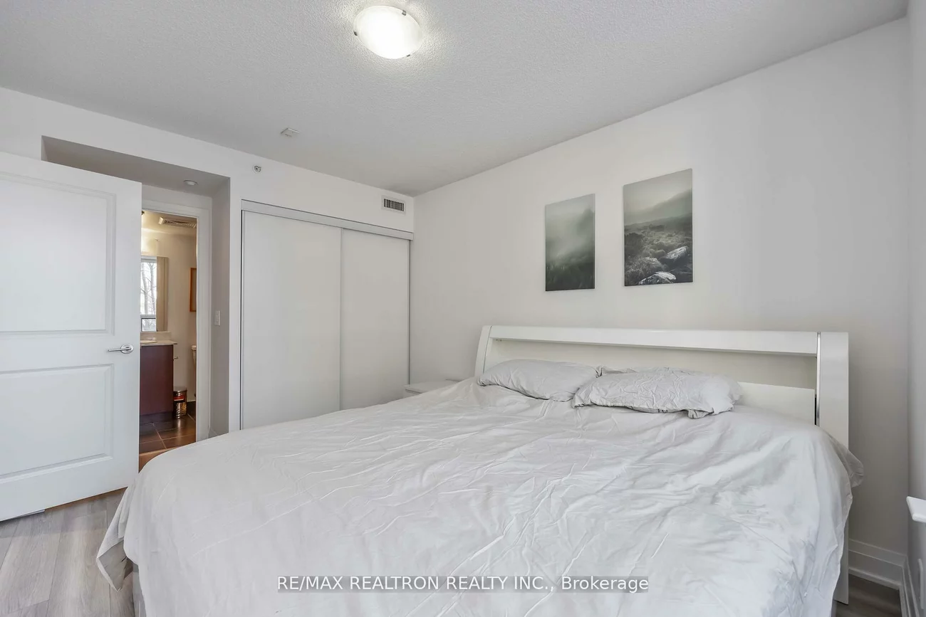 372, Highway 7, Doncrest, Richmond Hill