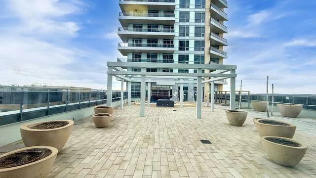 9205, Yonge, Langstaff, Richmond Hill