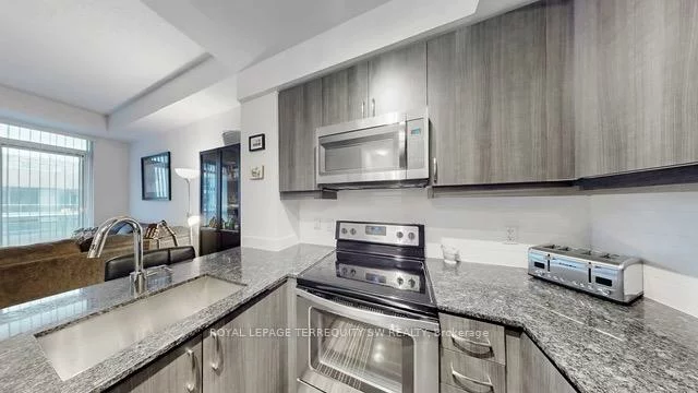 9205, Yonge, Langstaff, Richmond Hill