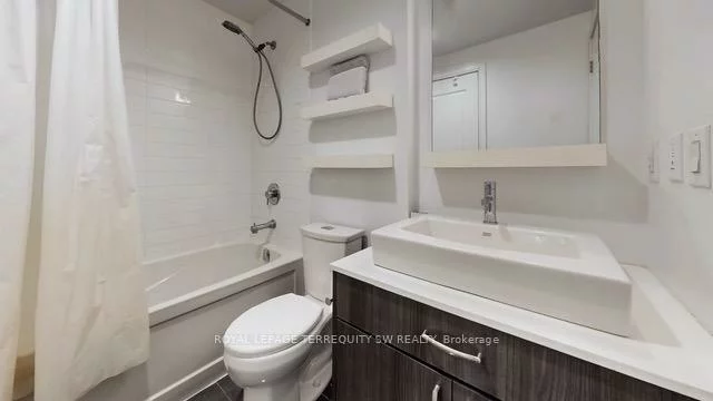 9205, Yonge, Langstaff, Richmond Hill