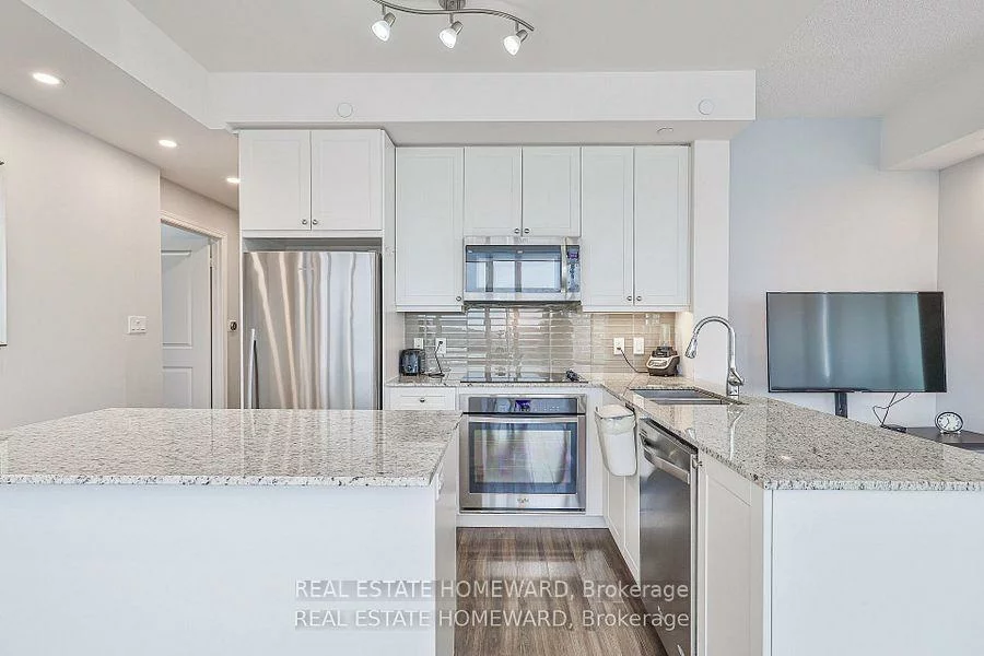 9600, Yonge, North Richvale, Richmond Hill