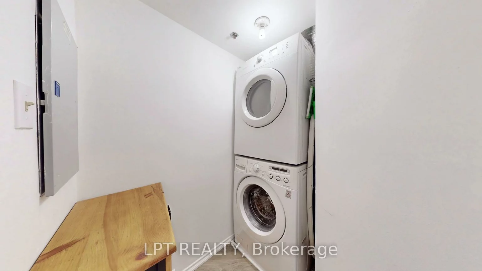 75, Weldrick, Observatory, Richmond Hill