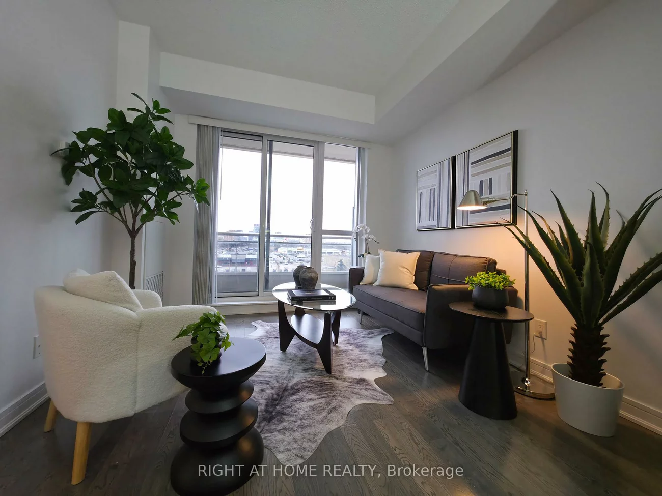 9205, Yonge, Langstaff, Richmond Hill