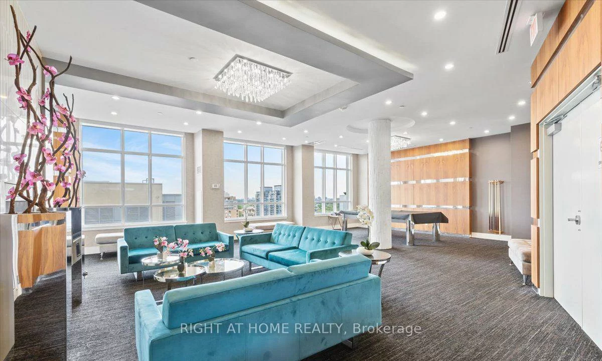 9205, Yonge, Langstaff, Richmond Hill