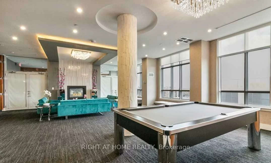 9205, Yonge, Langstaff, Richmond Hill