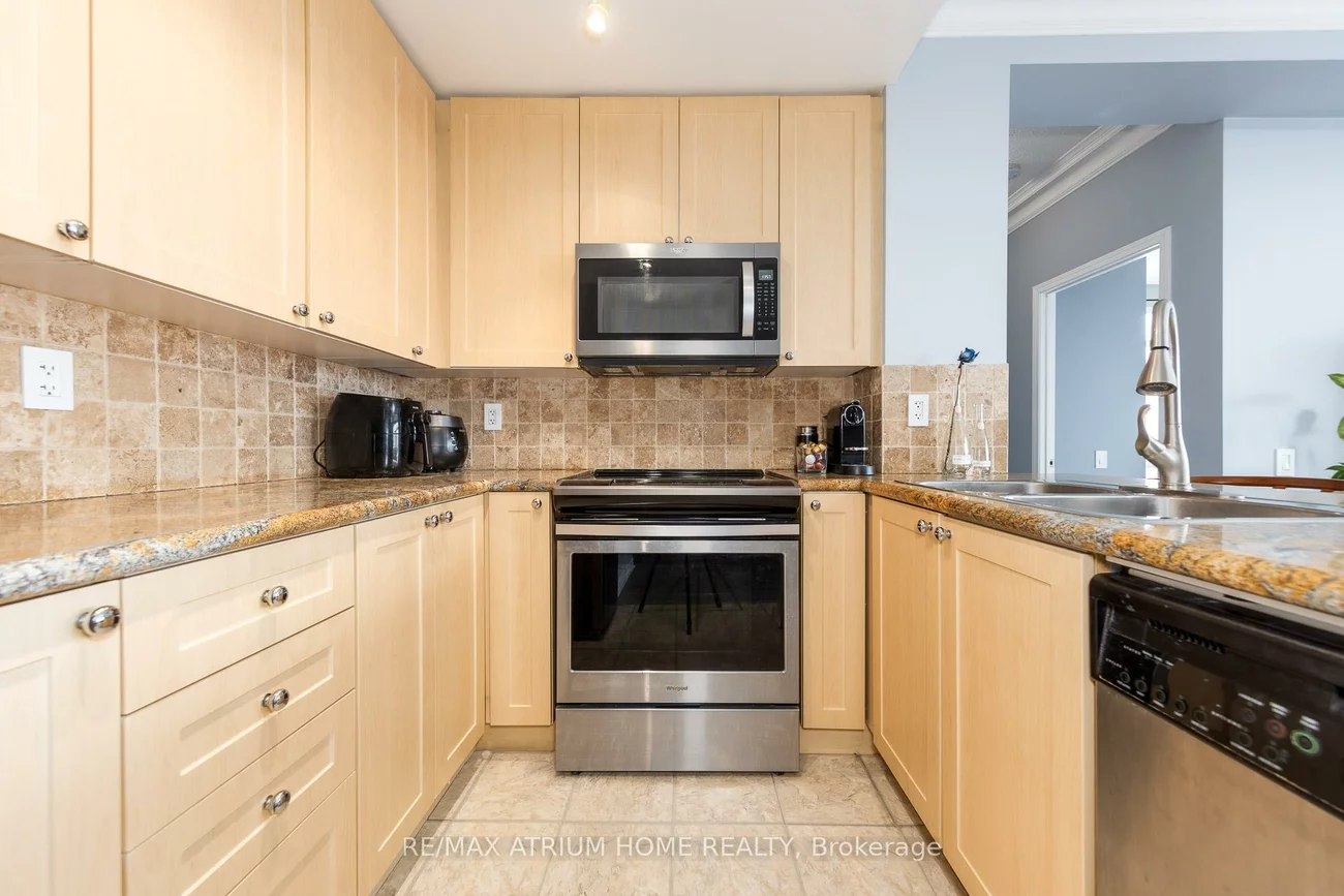 11121, Yonge, Devonsleigh, Richmond Hill