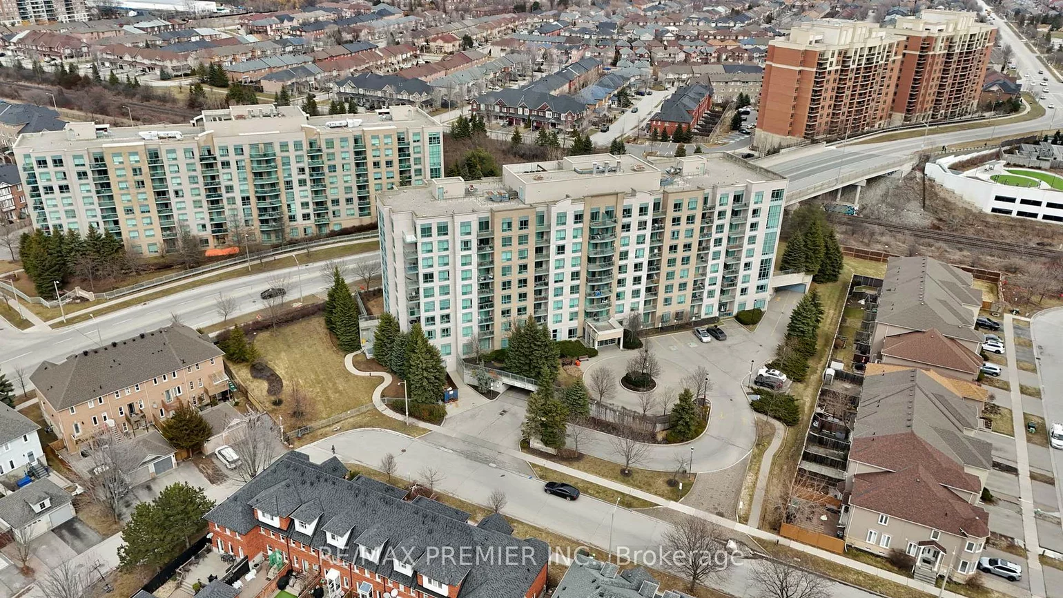 51, Baffin, Langstaff, Richmond Hill