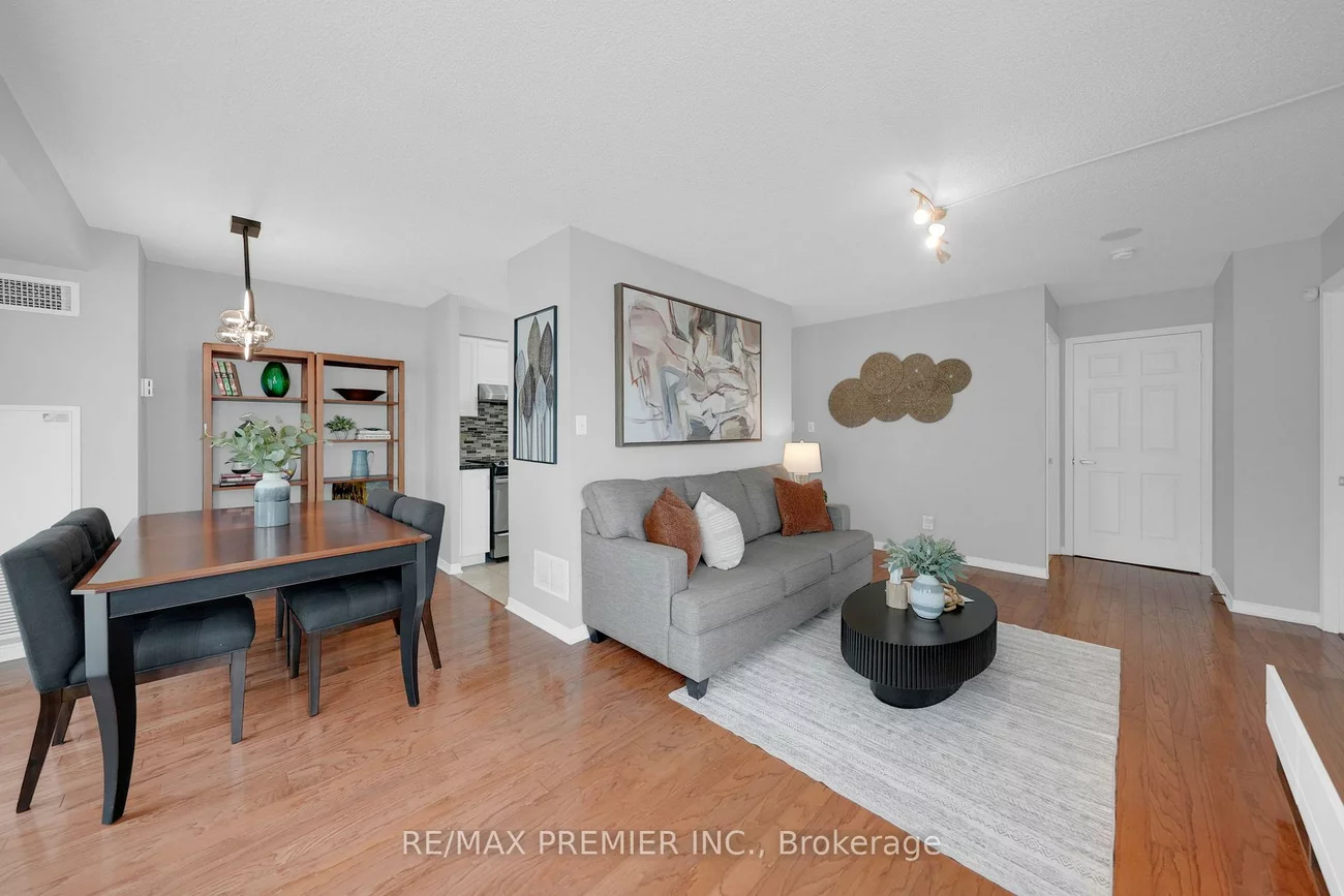 51, Baffin, Langstaff, Richmond Hill