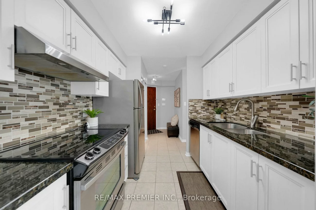 51, Baffin, Langstaff, Richmond Hill