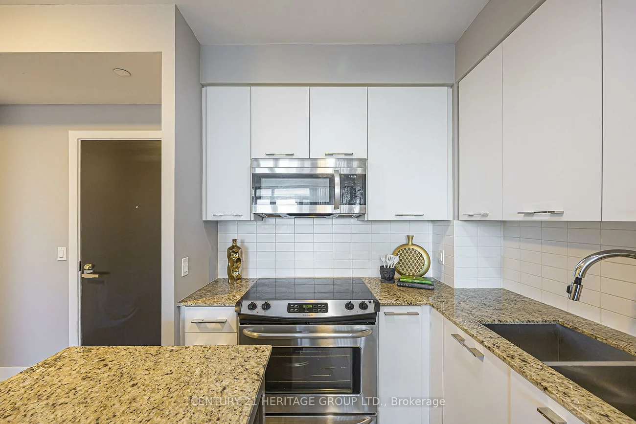 9471, Yonge, Observatory, Richmond Hill