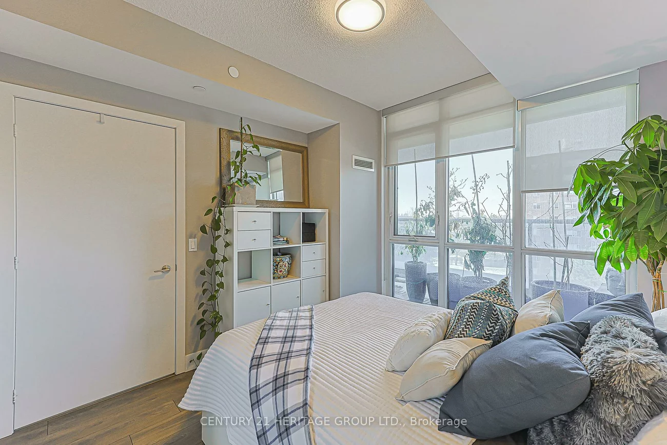 9471, Yonge, Observatory, Richmond Hill