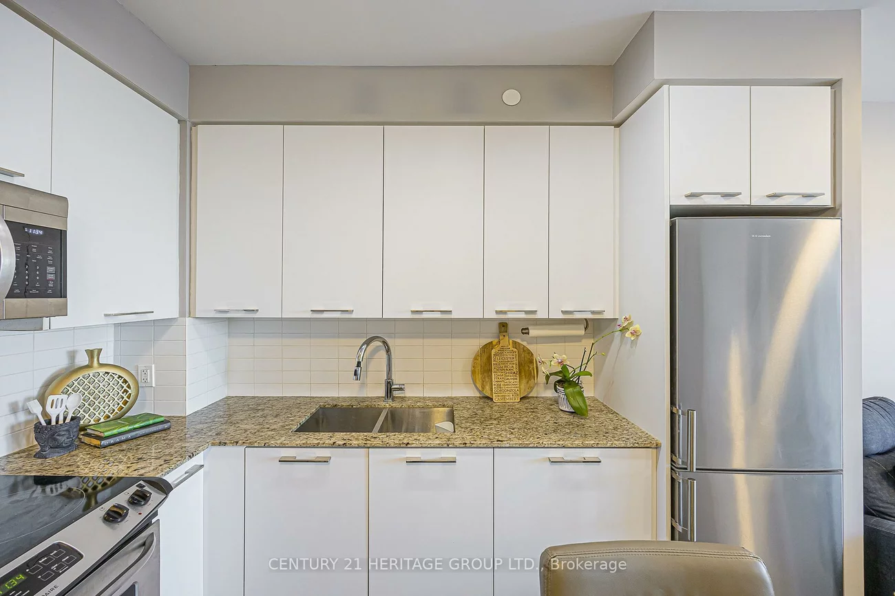 9471, Yonge, Observatory, Richmond Hill