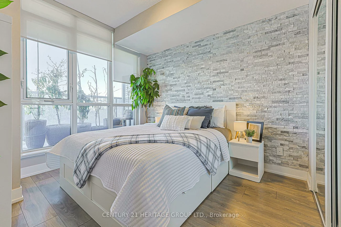 9471, Yonge, Observatory, Richmond Hill