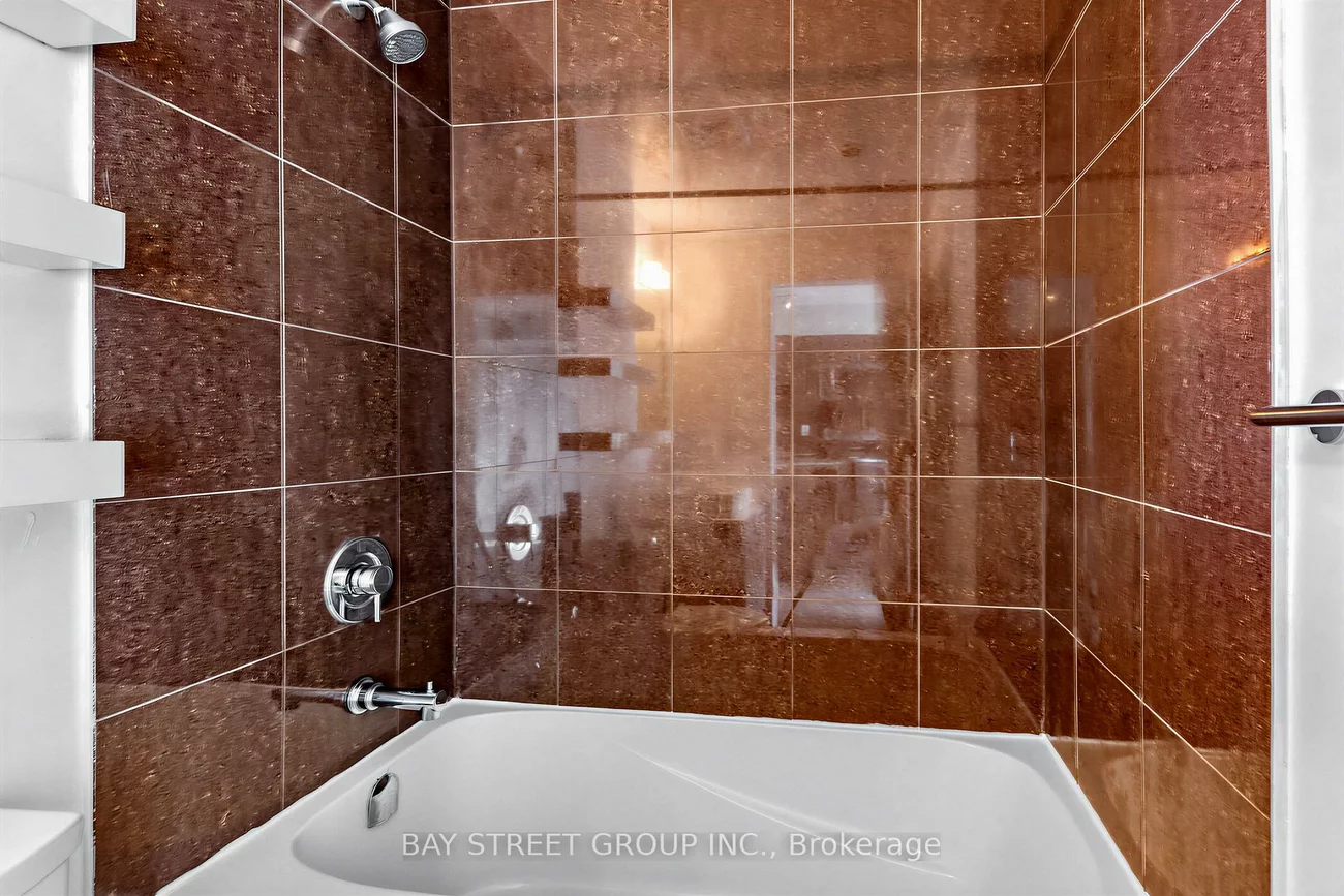 9201, Yonge, Langstaff, Richmond Hill