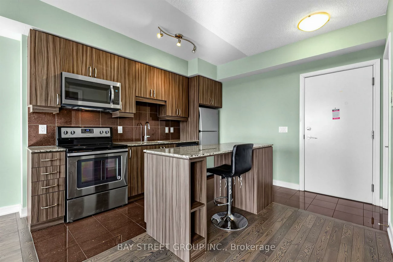 9201, Yonge, Langstaff, Richmond Hill